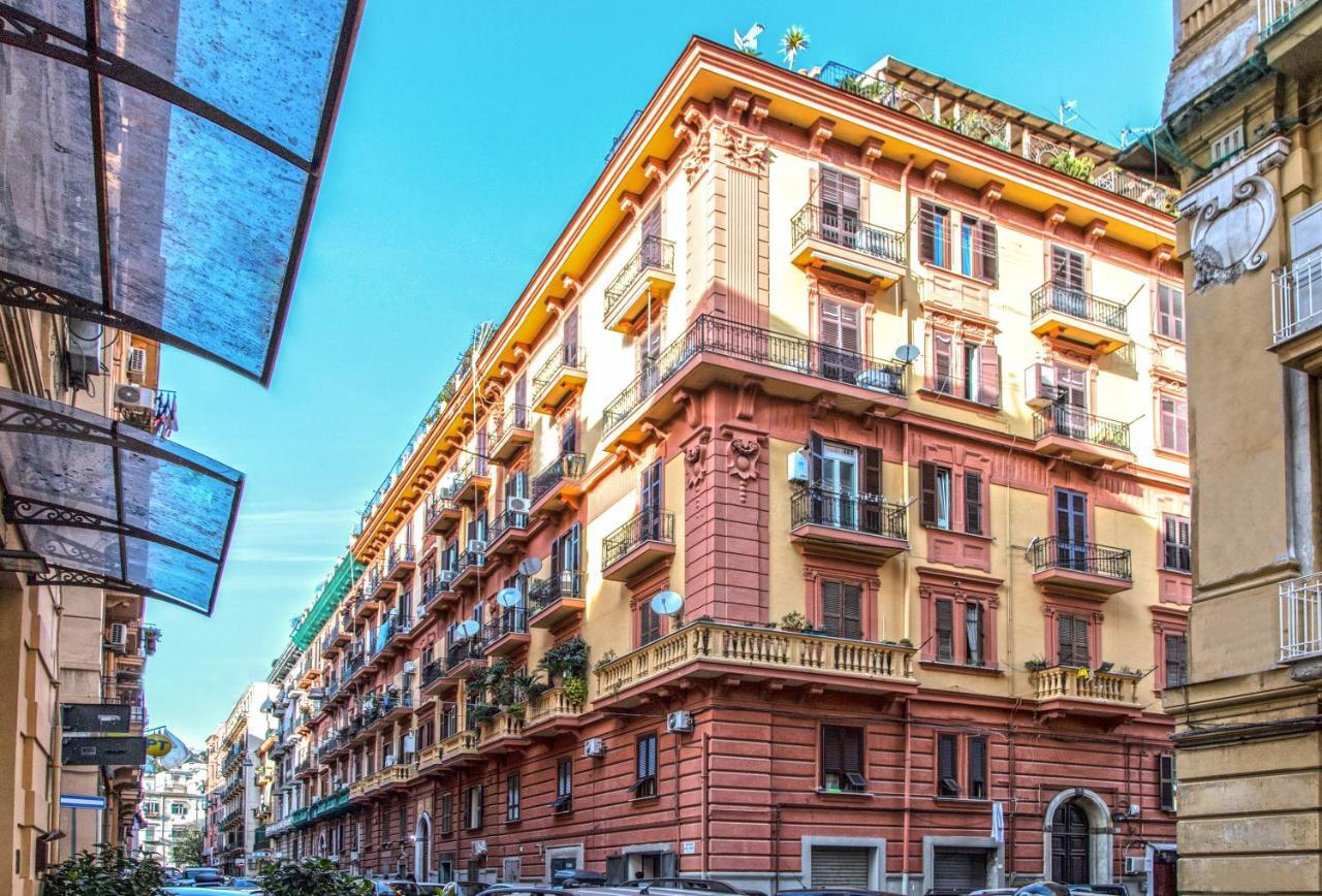 Ferdinando Arthouse Oversized Modern Apartment - By Gocce Team Неаполь Экстерьер фото