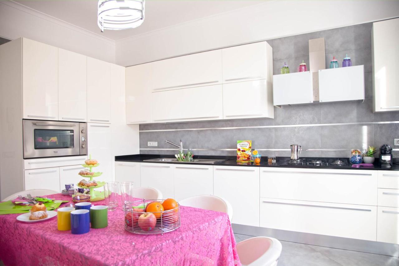 Ferdinando Arthouse Oversized Modern Apartment - By Gocce Team Неаполь Экстерьер фото